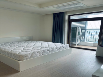 chính chủ gửi bán căn hộ  2 phòng ngủ  ( 101 m² chung cư Starlake)